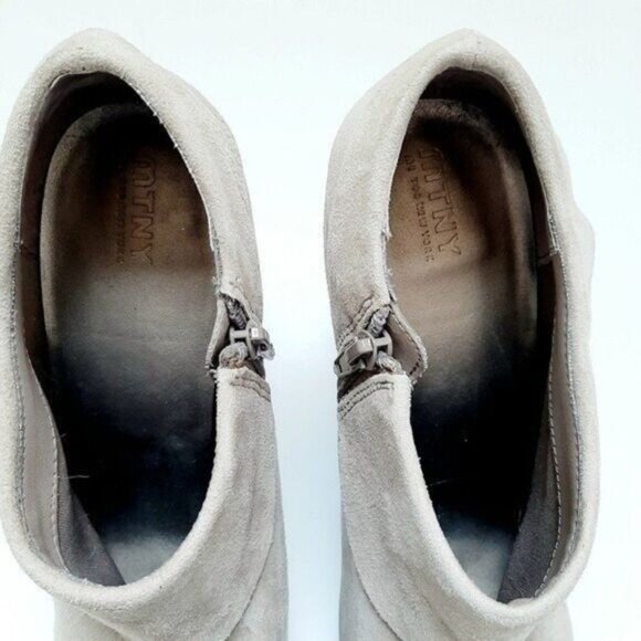 MTNY Laser Genuine Suede High Heel Shoe Bootie Sz 7.5 M - Picture 10 of 11